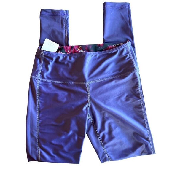 NWT Peach Reversible leggings.  - Picture 14 of 14